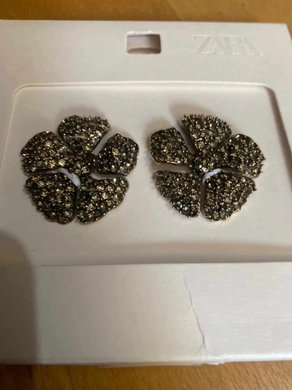 NWT Zara Black Rhinestone Flower Earrings